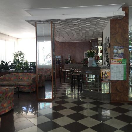 Hotel Calypso Bellaria-Igea Marina Exterior foto
