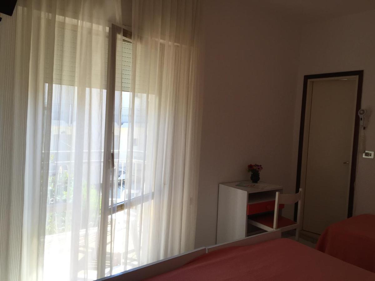 Hotel Calypso Bellaria-Igea Marina Exterior foto